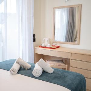 Standard Double Room with Mountain or Garden View