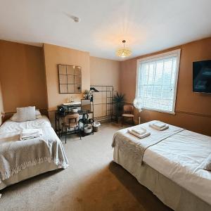 Family Room with Private External Bathroom