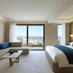 Luxury Suite Open plan - Sea View Sharing Pool