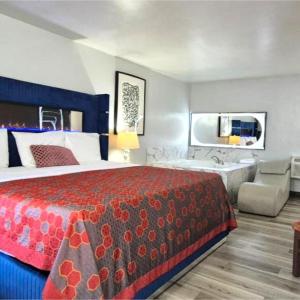 Jacuzzi Suite King Room with Roman Bed