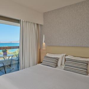 Double or Twin Room with Sea View