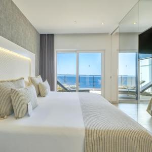 Suite with Sea View (4 Adults)