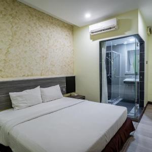 Room Usage- Max 3 Hours Transit Day Use Only Between Time of 07:00hrs to 19:00hrs (This Is Not For Overnight)