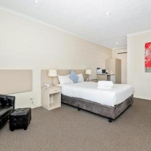 Deluxe Queen Room with Pet Friendly 