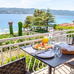 Deluxe Double Room with Balcony and Sea View