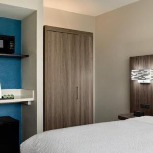 Standard Corner King Room