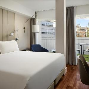 Superior Double or Twin Room with Terrace