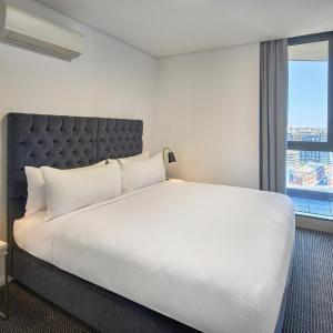 One-Bedroom Balcony Sky Suite