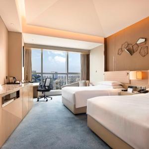 Deluxe Twin Room with Skyline View
