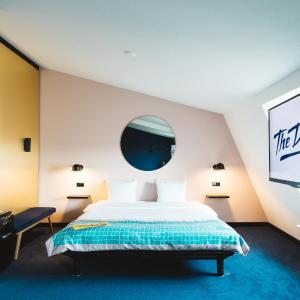 Extra Large Room