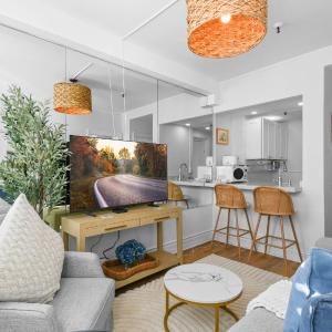 Classic One-Bedroom Apartment with King Bed