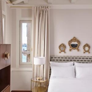 Classic Double Room with Canal View