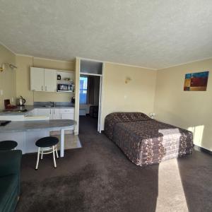 One-Bedroom Apartment (2 Adults)