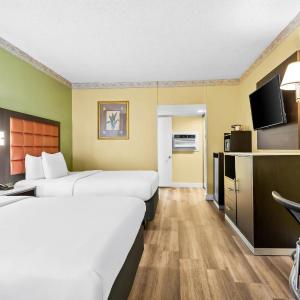 Double Room with Two Double Beds - Accessible/Non-Smoking