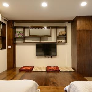 Deluxe Quadruple Room with Balcony