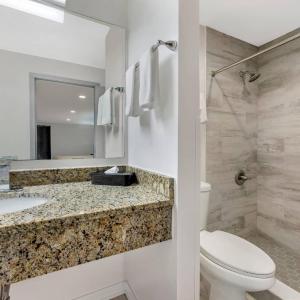 King Suite with Spa Bath - Non-Smoking