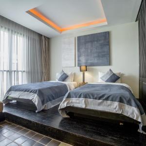 Twin Room with Bath