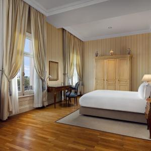 Junior King Suite with River View