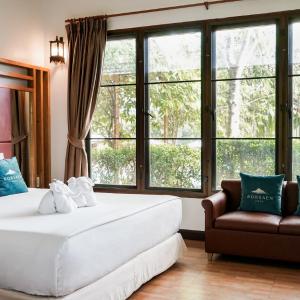 Deluxe Double or Twin Room with Pool Access