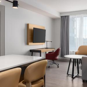 One-Bedroom King Suite