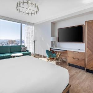 Superior Plus King Studio with Sofa Bed