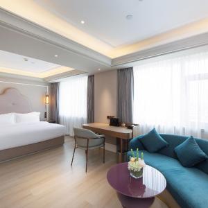 Executive Queen Room