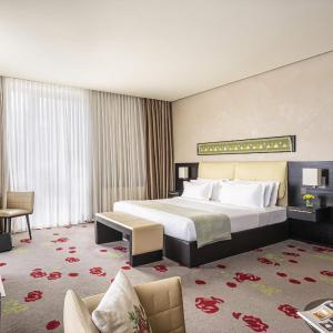 Deluxe King Room with Sofa