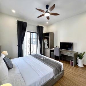 Deluxe Double Room with Balcony