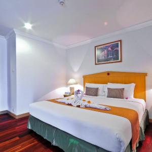 Executive Suite One-Bedroom with Balcony