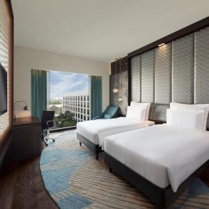 Executive Twin Room - City Side with 20% discount on food, beverages, spa and laundry | Complimentary one way airport transfer | Lounge access and cocktail hours