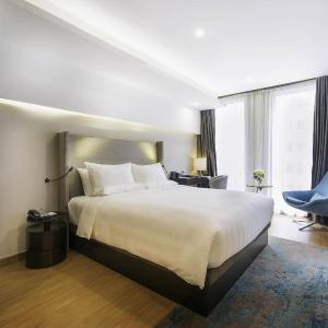 One-Bedroom Executive Apartment with Twin Beds
