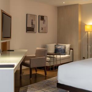 Grand King Suite