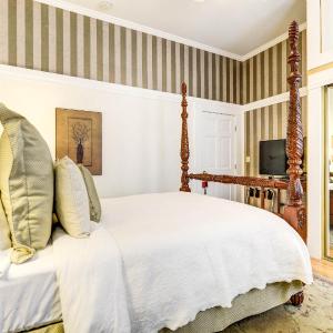 Queen Room with Spa Bath