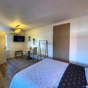 Double Room with Mountain View