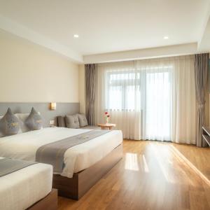Triple Room with City View