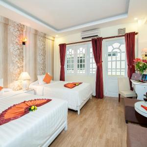 Deluxe Double or Twin Room with Pool View