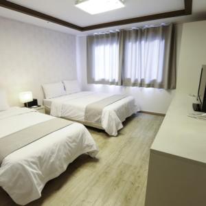 Deluxe Twin Room (for 2pax)