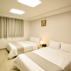 Family Twin Room (for 2pax)