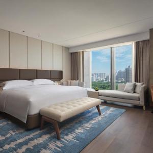 Premium King Room with Lounge Access and Garden View