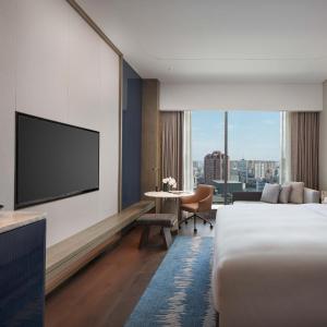 Club King Room