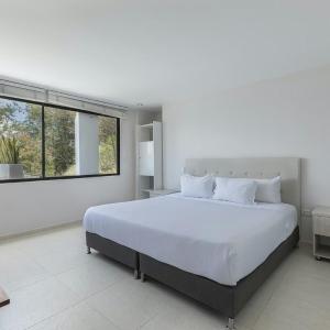 Three-Bedroom Deluxe Apartment