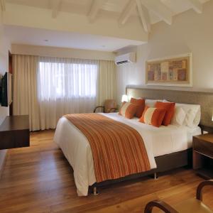 Bungalow (6 Adults)