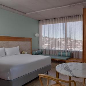 King or Twin Room – Urban