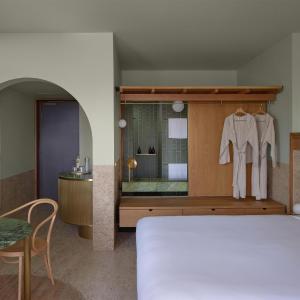 King Room with City View