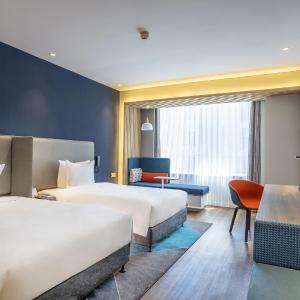 Standard Twin Room with City View