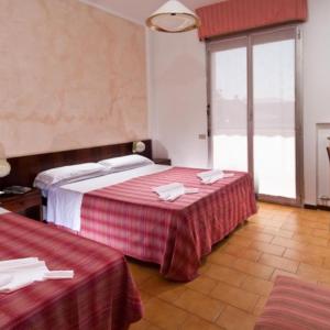 Economy Triple Room
