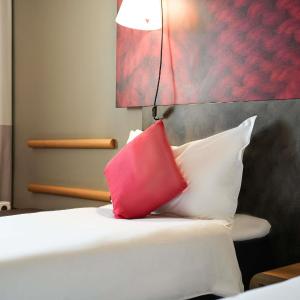 Standard Room with 2 Single Beds