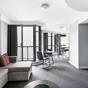 One-Bedroom Suite with One Queen Bed