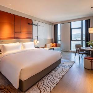 Executive King Room with River View