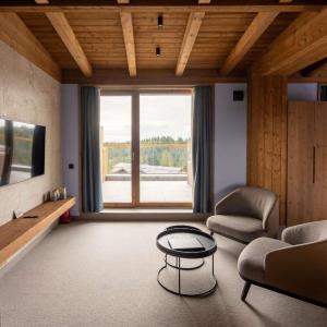 One-Bedroom Signature Suite